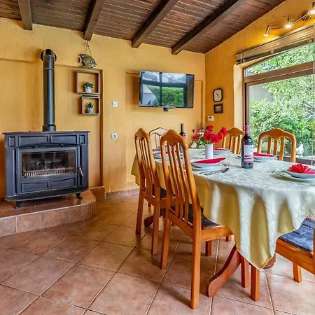 Amazing In With Kitchen * Ližnjan